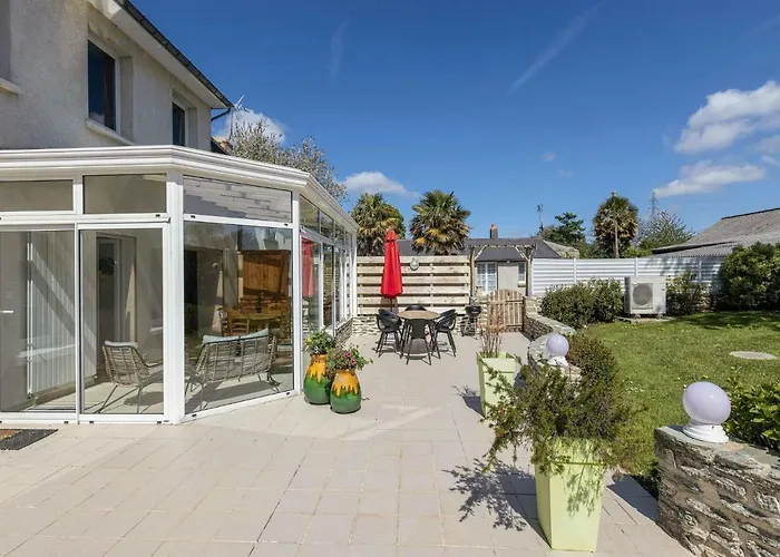 Holiday Home In Montaigu La Brisette With Garden