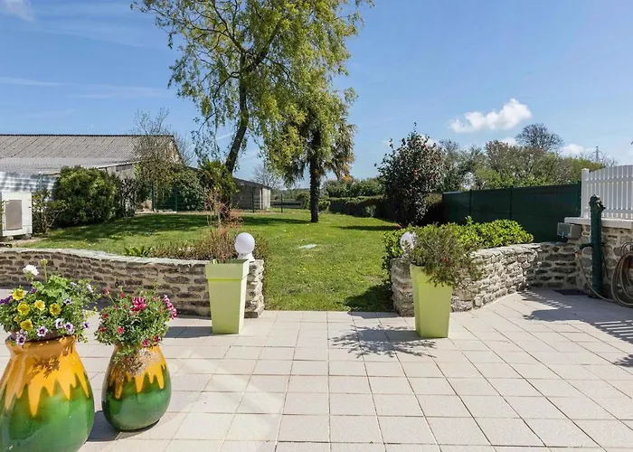 Holiday Home In Montaigu La Brisette With Garden